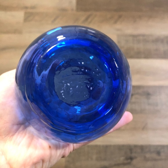 Swirled Blue Glass Vase - Picture 4 of 4